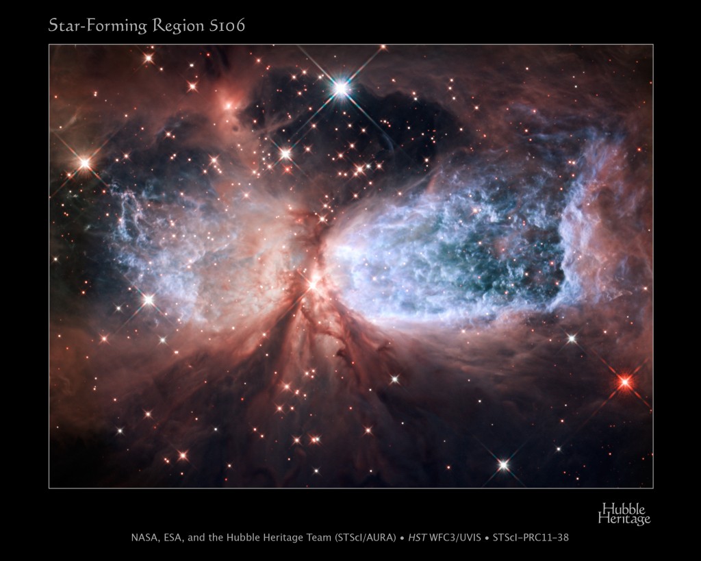 Un exemple de « belle image » produite par la NASA, accessible librement sur le site internet de l’agence. A l’intitulé descriptif en haut à gauche l’agence ajoute cette légende : « Hubble Serves Up a Holiday Snow Angel » (« Hubble présente un ange des neiges des fêtes ») et décrit les caractéristiques de la nébuleuse en référence à ses « ailes » et à sa « silhouette ». www.nasa.org © NASA, ESA, Hubble Heritage Team (STScI/AURA)